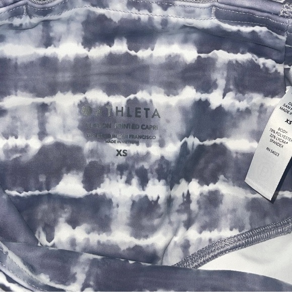 Athleta Elation Printed Capri Tight, Tahiti Muted Lilac - Picture 5 of 5